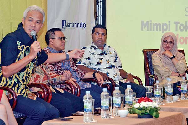 Gubernur Jawa Tengah Ganjar Pranowo, Bupati Banyuwangi Abdullah Azwar Anas, Bupati Biak Numfor Herry Ario Naap, dan Bupati Luwu Utara Indah 