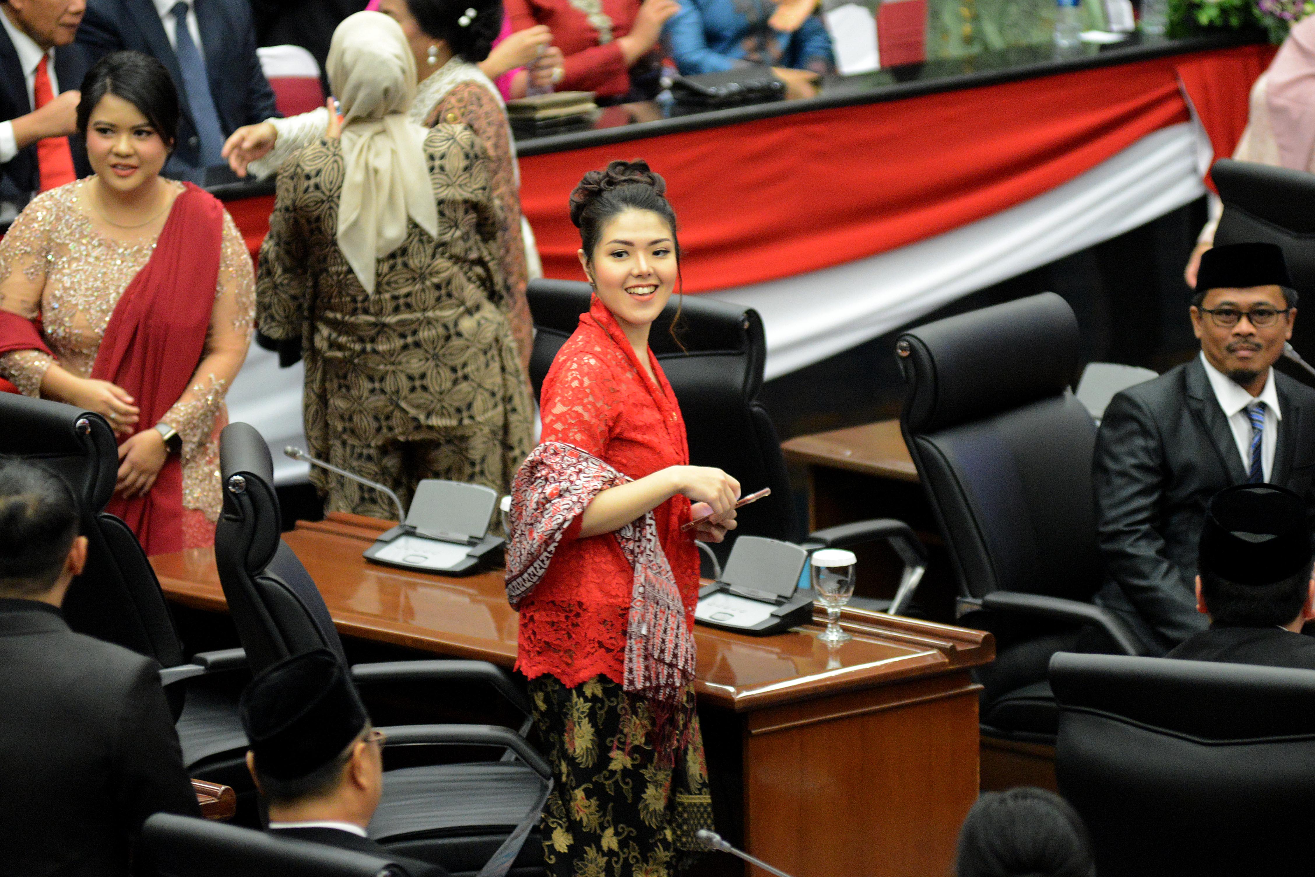 Anggota DPRD DKI Jakarta Agustina Hermanto atau Tina Toon saat dilantik di Jakarta