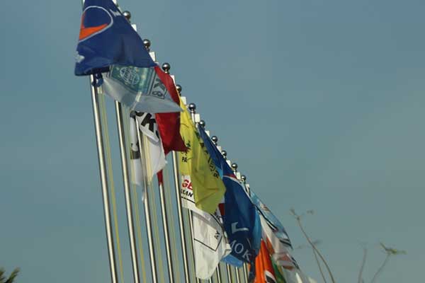 Ilustrasi -- Berbagai bendera partai politik 