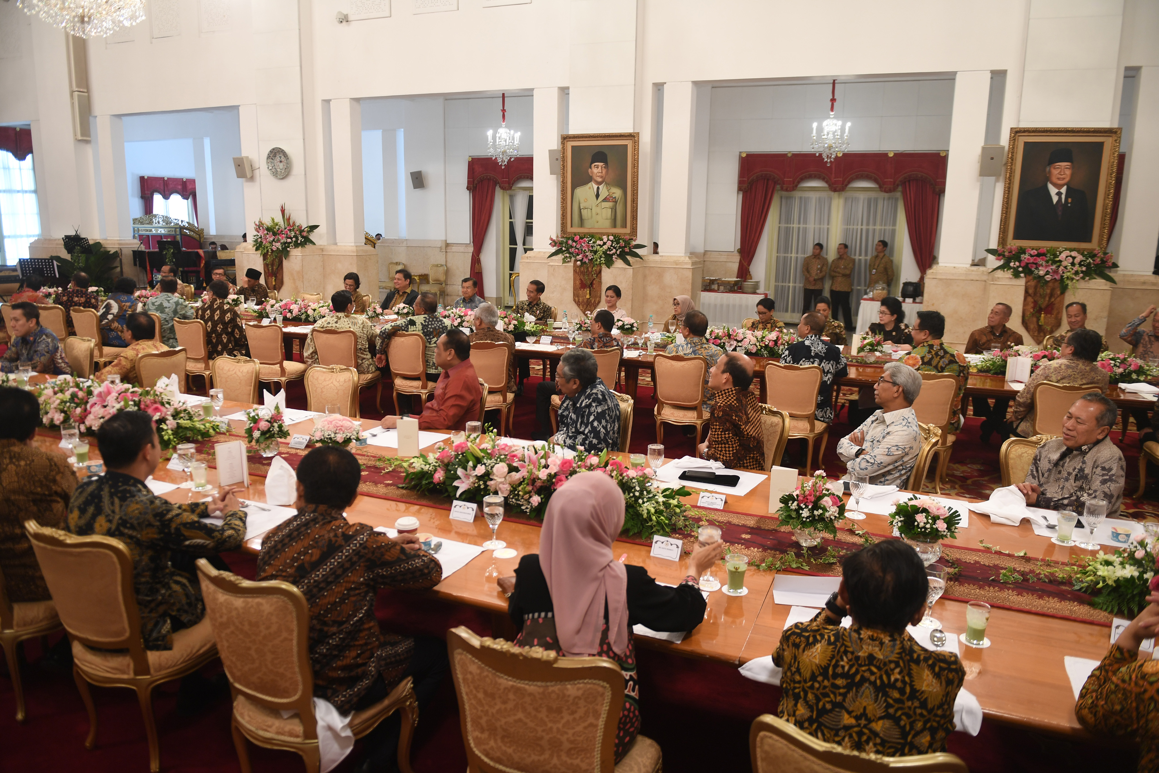 Suasana acara silaturahmi kabinet kerja di Istana Negara, Jakarta, Jumat (18/10)