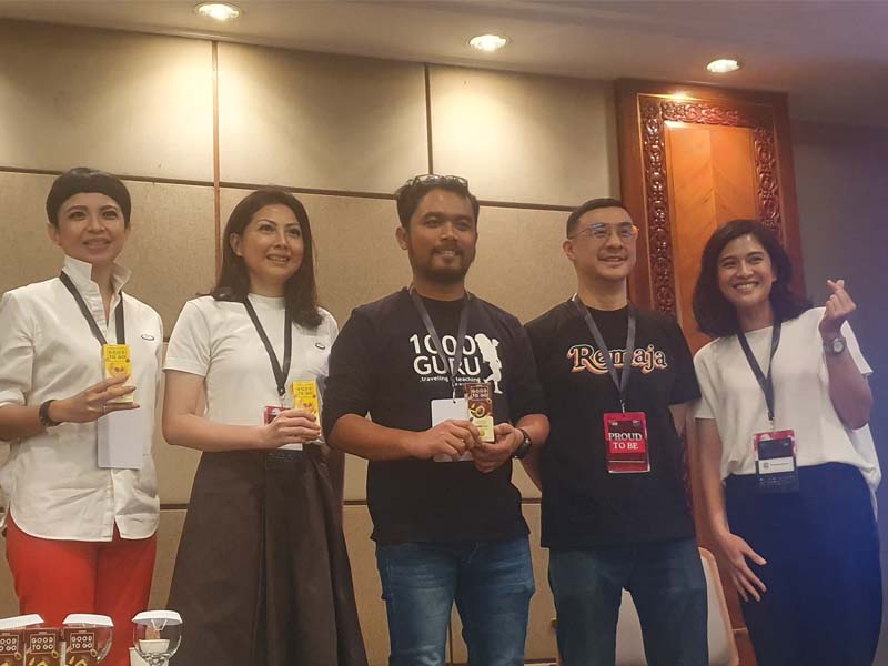(Dari kiri ke kanan) Yunie Jie, Claudia Halim, Jemi Ngadio, Axton Salim, dan Dian Sastro mengisi kelas di IdeaFest 2019, Sabtu (5/10).
