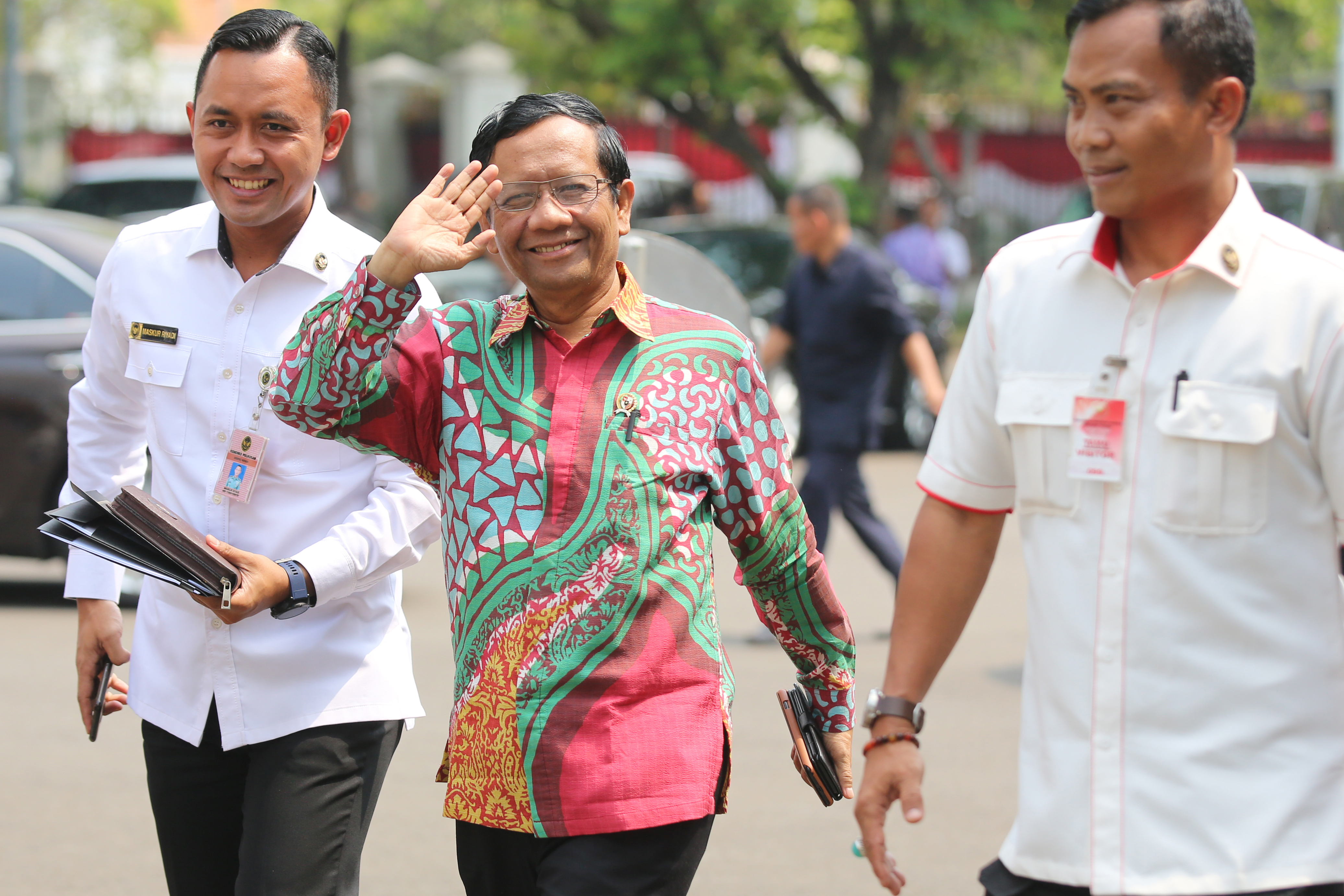 Menteri Koordinator Bidang Politik, Hukum, dan Keamanan Mahfud MD  saat menghadiri  Sidang Kabinet Paripurna Pertama di Istana Merdeka.