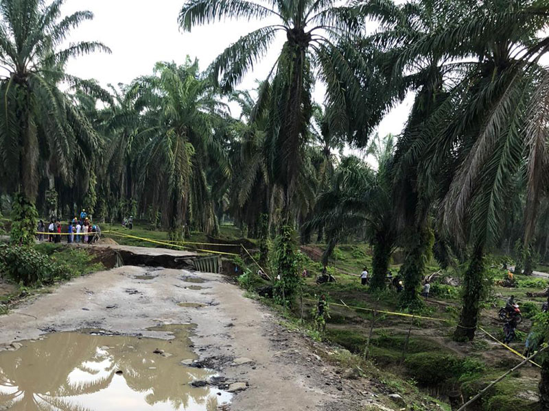 Jembatan darurat penghubung Pematangsiantar-Tanah Jawa kembali amblas