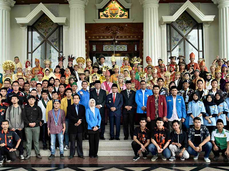 Gubernur Jambi Fachrori Umar mengatakan para pemuda Jambi menjadi subjek pembangunan negara. 