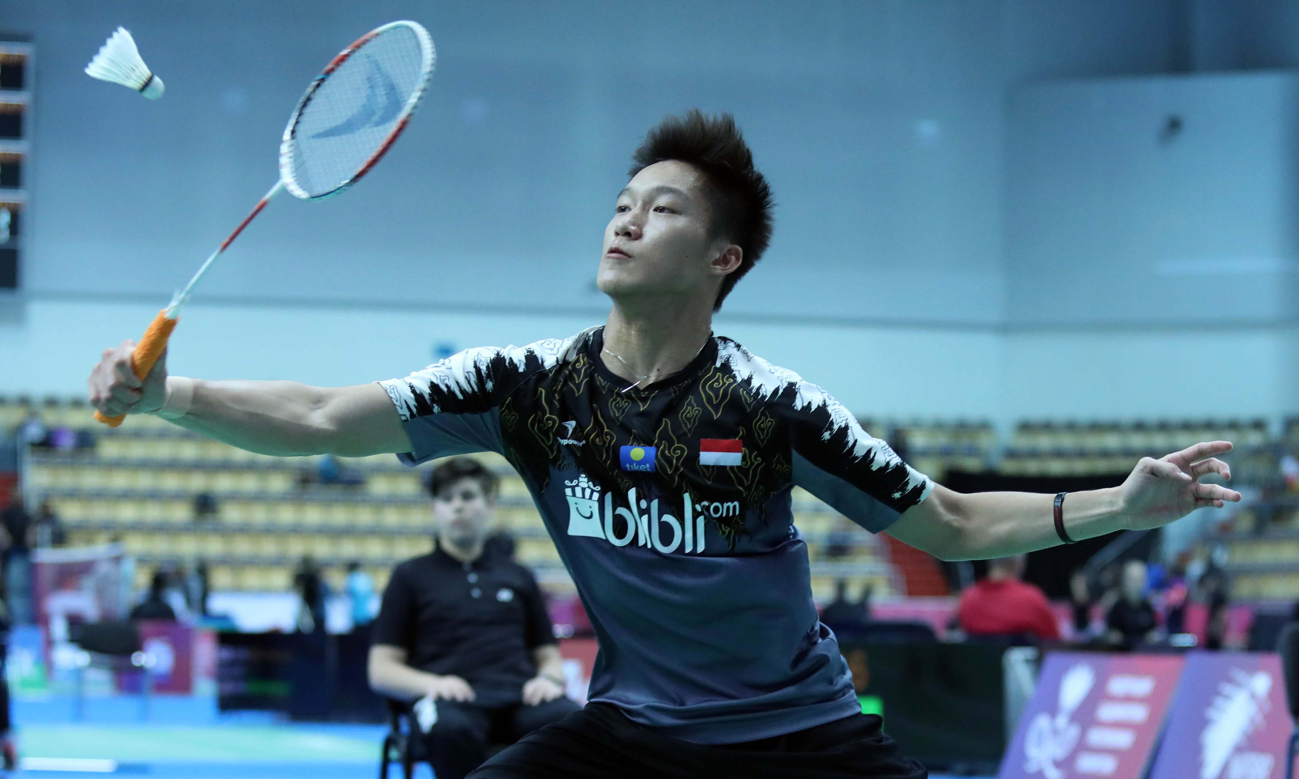 Pebulu tangkis junior Yonathan Ramlie