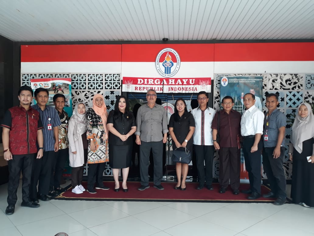 Deputi Pemberdayaan Pemuda Kemenpora, Prof Faisal Abdullah (ketujuh dari kiri).