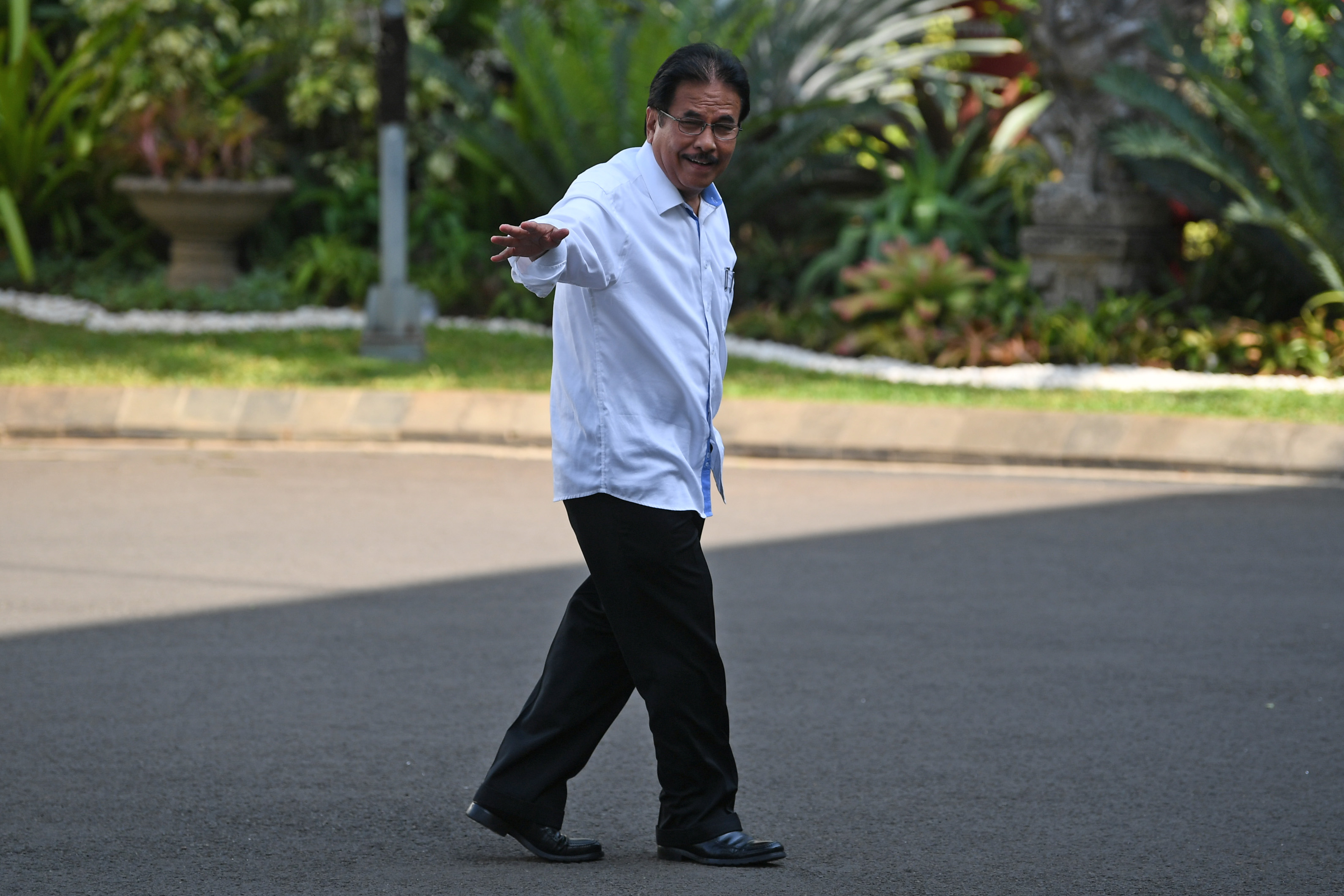 Kepala BPN Sofyan Djalil saat dipanggil Presiden Joko Widodo ke Istana Kepresidenan