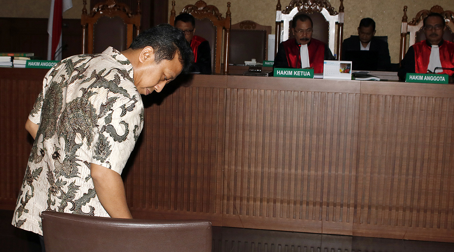 MNantan Ketua Umum PPP Romahurmuziy saat menjalani sidang kasus dugaan suap pengisian jabatan di lingkungan Kemenag