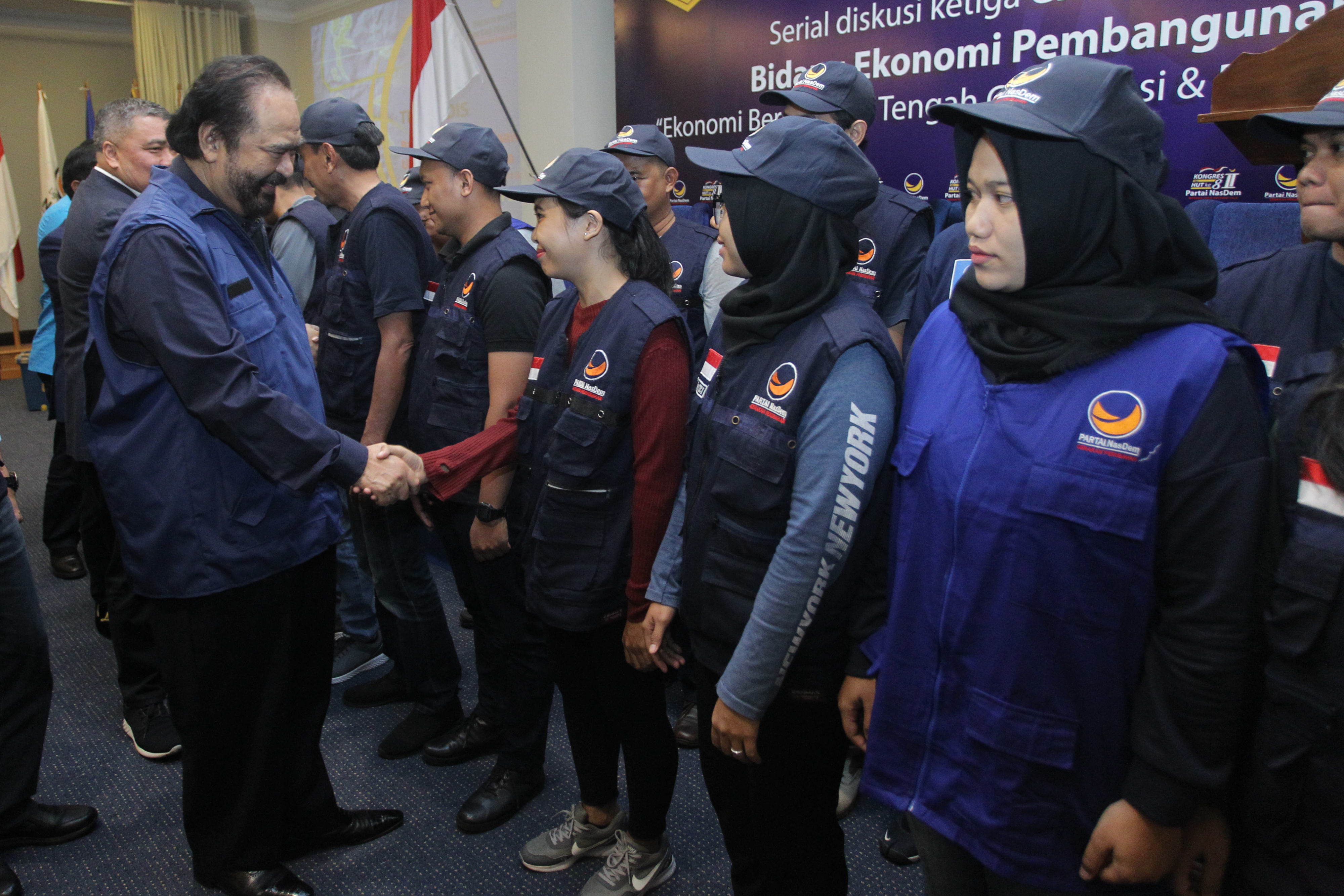 Ketua Umum Partai NasDem Surya Paloh melepas Badan rescue Partai NasDem ke Ambon