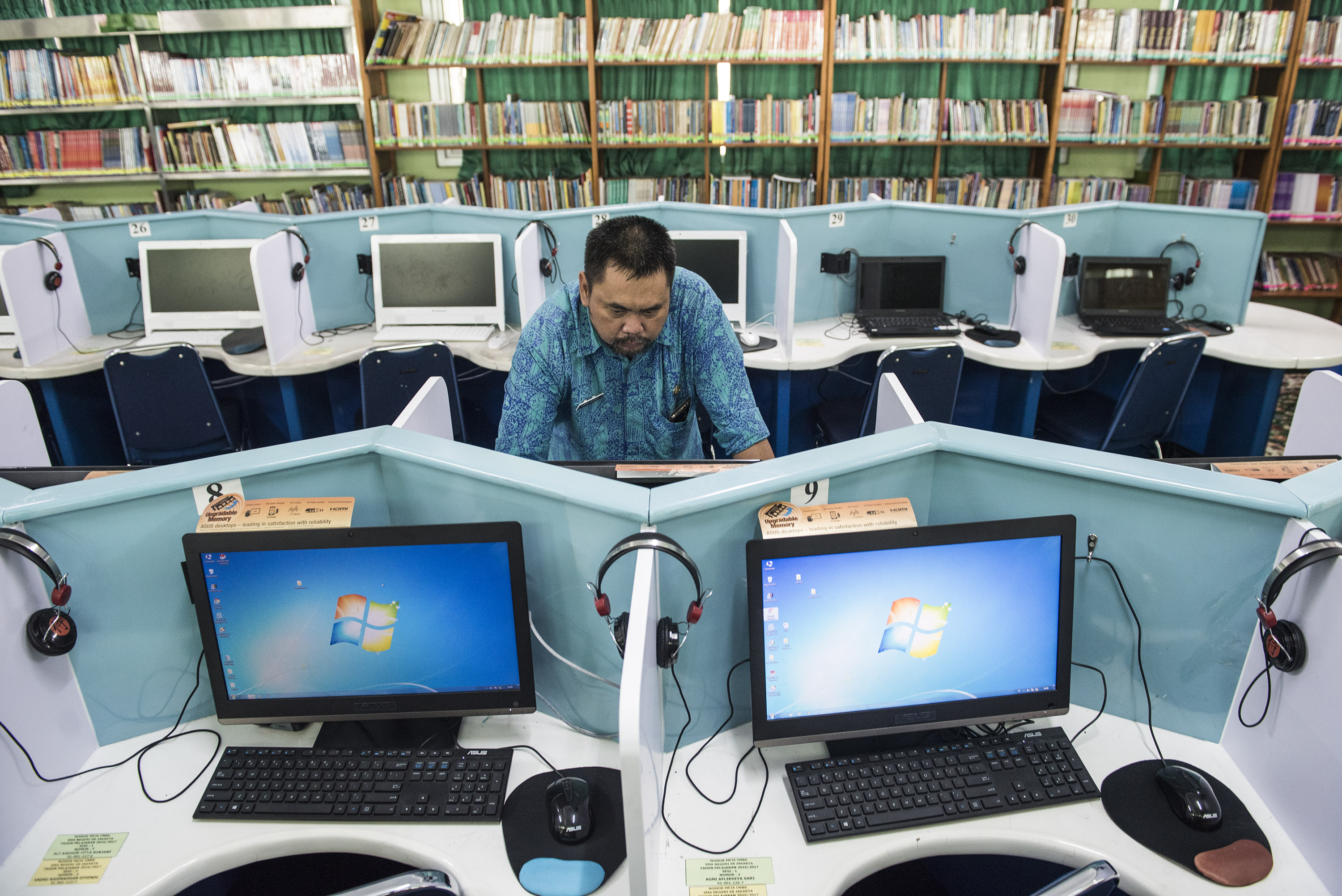 Komputer yang digunakan untuk Ujian Nasional Berbasis Komputer di DKI Jakarta