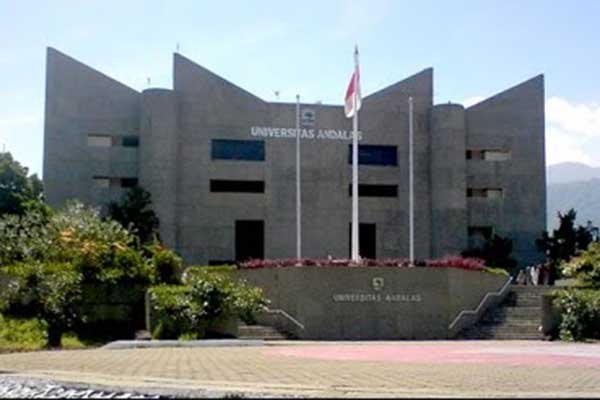 Universitas Andalas mengukuhkan dua Guru Besar.