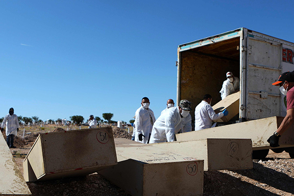 Penemuan 39 Mayat dalam Sebuah Truk 