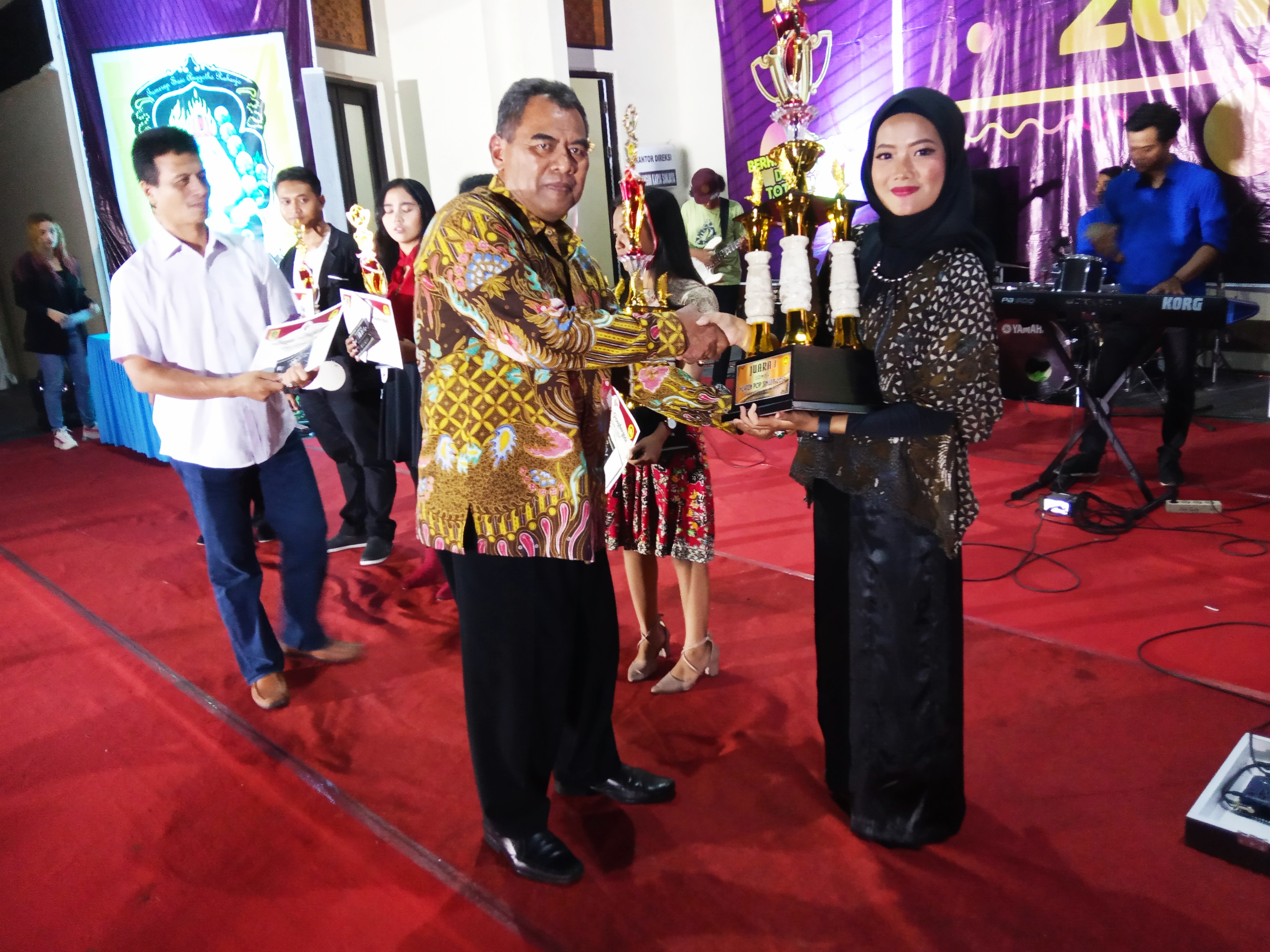 WINDA Syamsu menyabet juara I lomba pop singer 2019 tingkat Kabupaten Klaten, Jawa Tengah.
