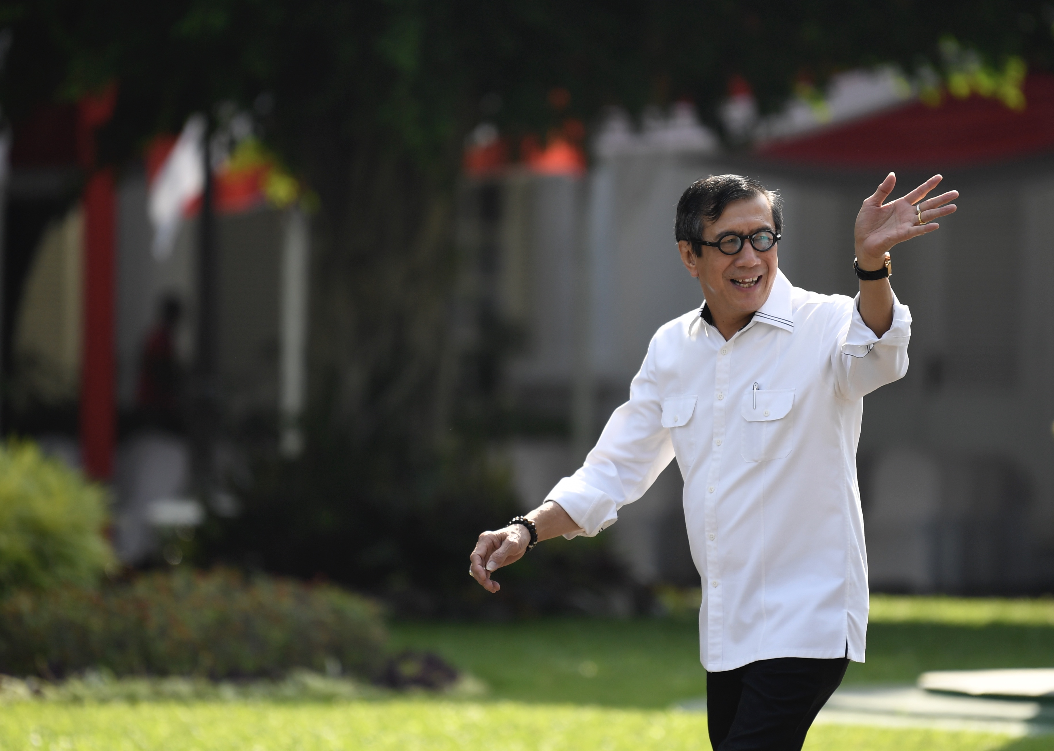  Mantan Menkumham Yasonna Laoly tiba Kompleks Istana Kepresidenan di Jakarta, Selasa (22/10/2019).