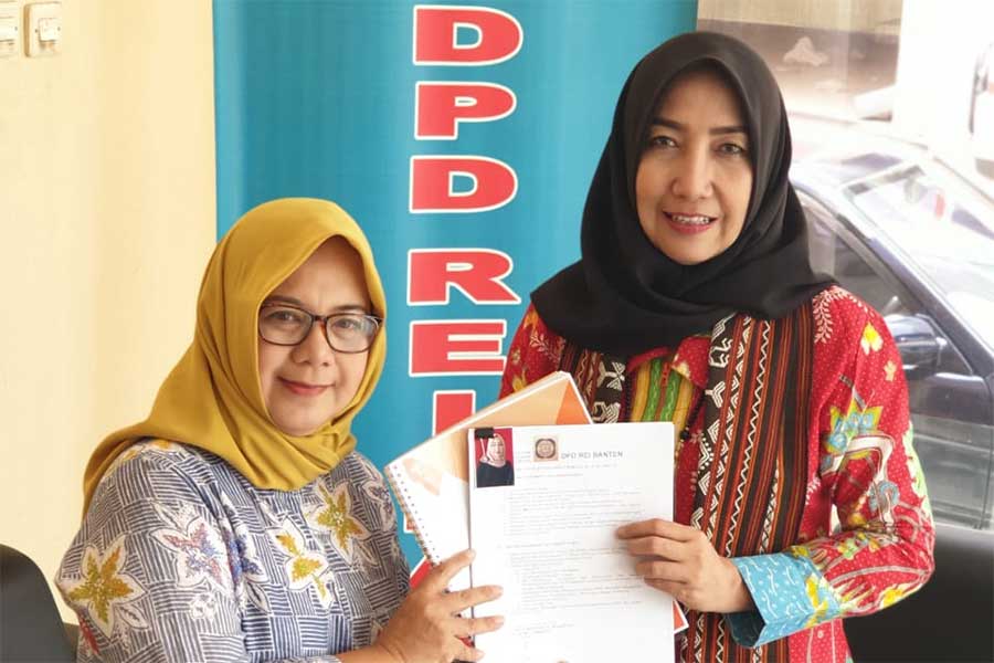 Lilis komaroah saat mendaftar jadi calon Ketum REI Banten