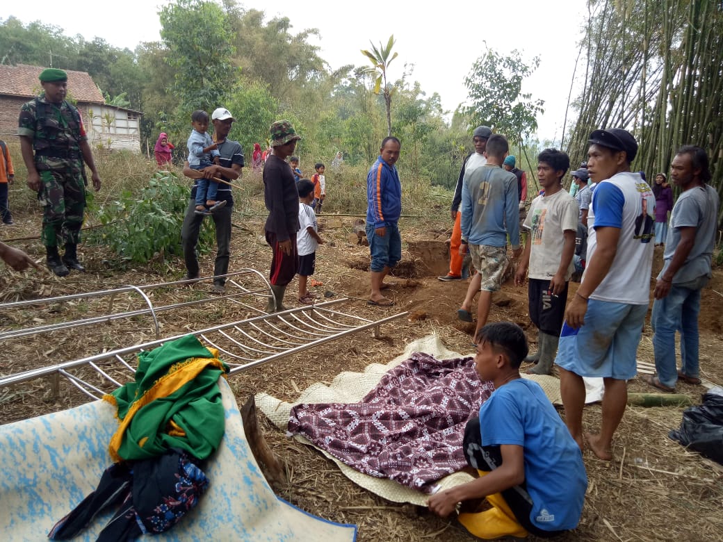 Ada Pergerakan Tanah, Pemakaman Umum Direlokasi