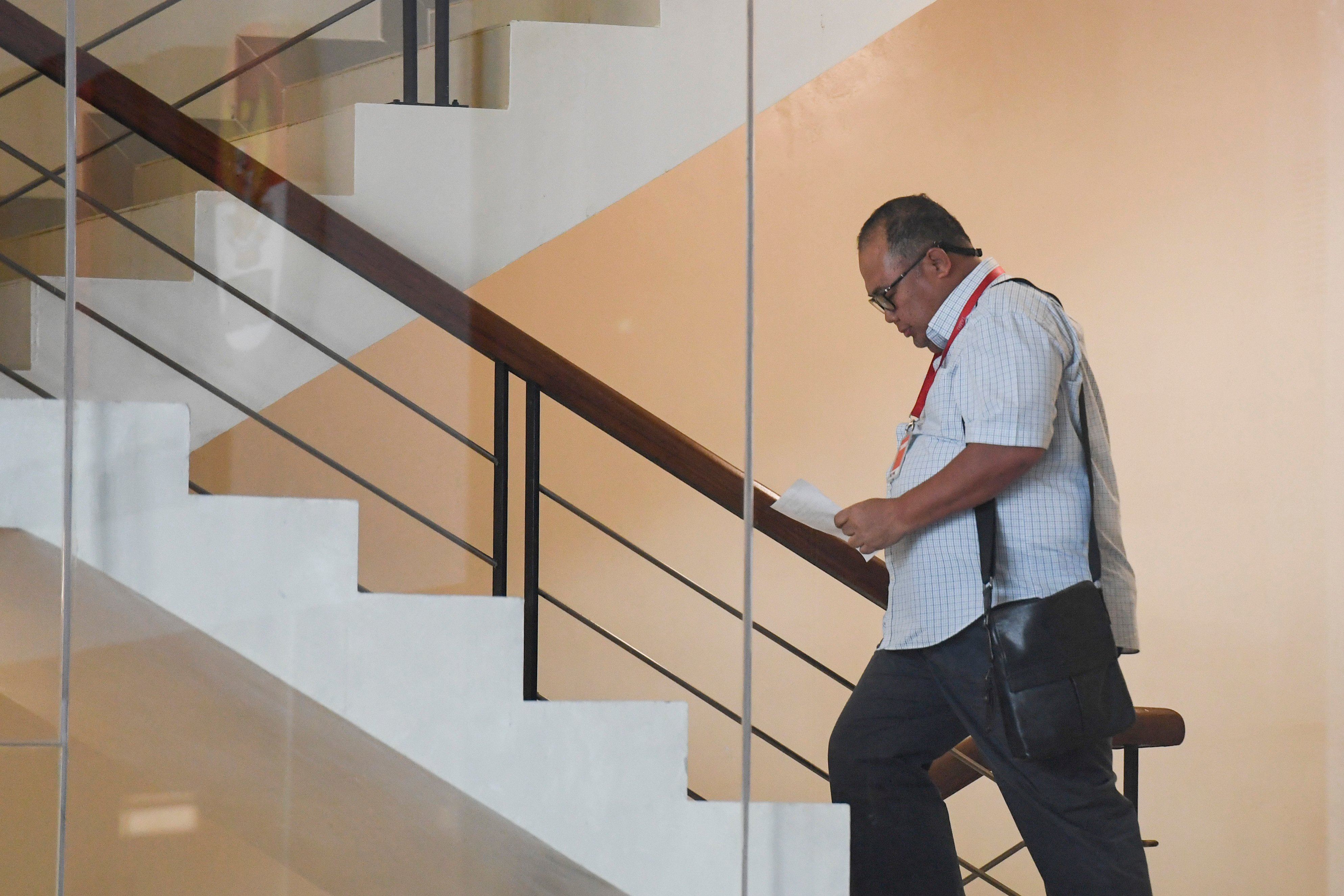 Mantan Senior Manajer Peralatan PT Pelindo II (Persero) Haryadi Budi Kuncoro bersiap menjalani pemeriksaan di gedung KPK, Jakarta.