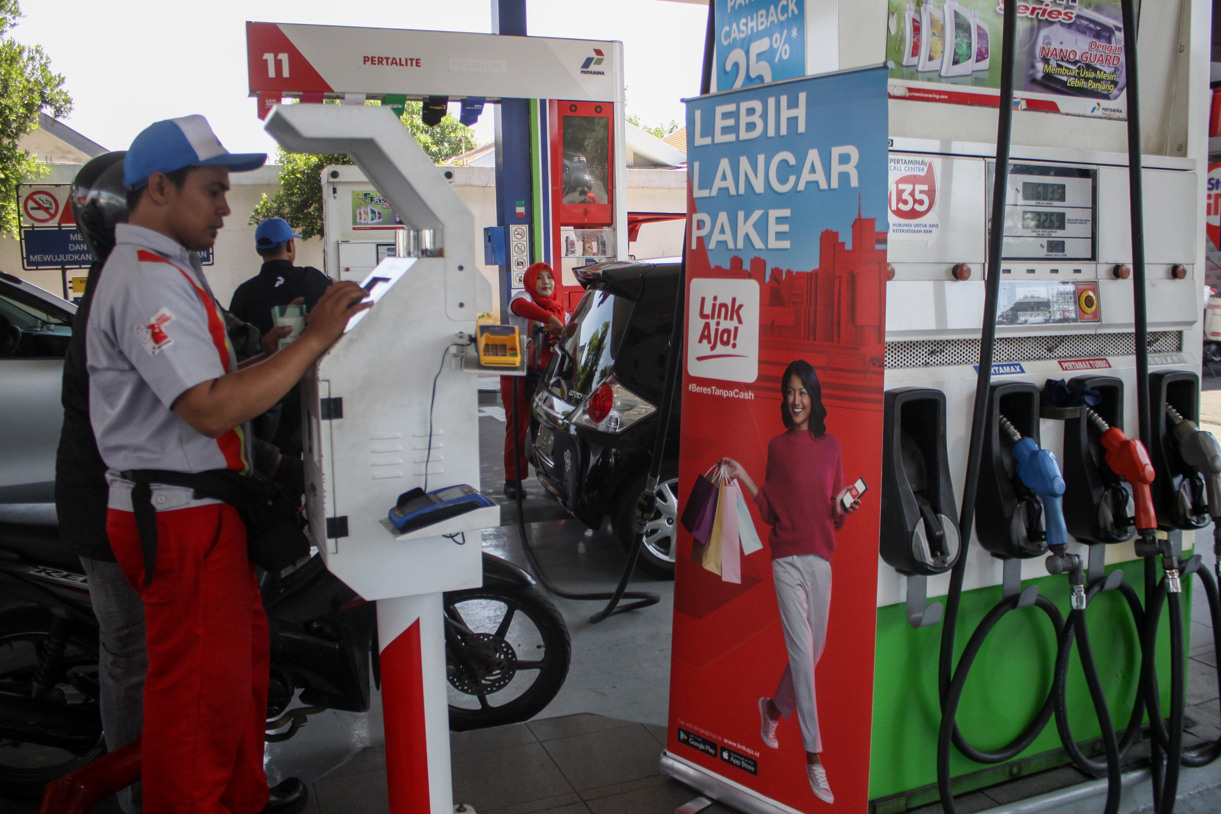Pemakaian BBM Dexlite dan Pertamina Dex meningkatkan performa atau unjuk kerja mesin diesel kendaraan.