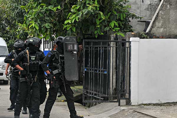 Densus 88 Ringkus Terduga Teroris
