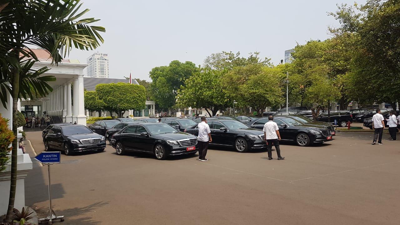 Deretan mobil yang akan digunakan para tamu negara di acara pelantikan Presiden dan Wakil Presiden RI.