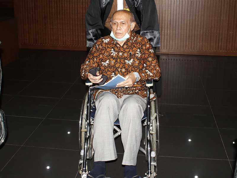 Terdakwa kasus dugaan kepemilikan senjata api ilegal Mayjen (Purn) Kivlan Zen.