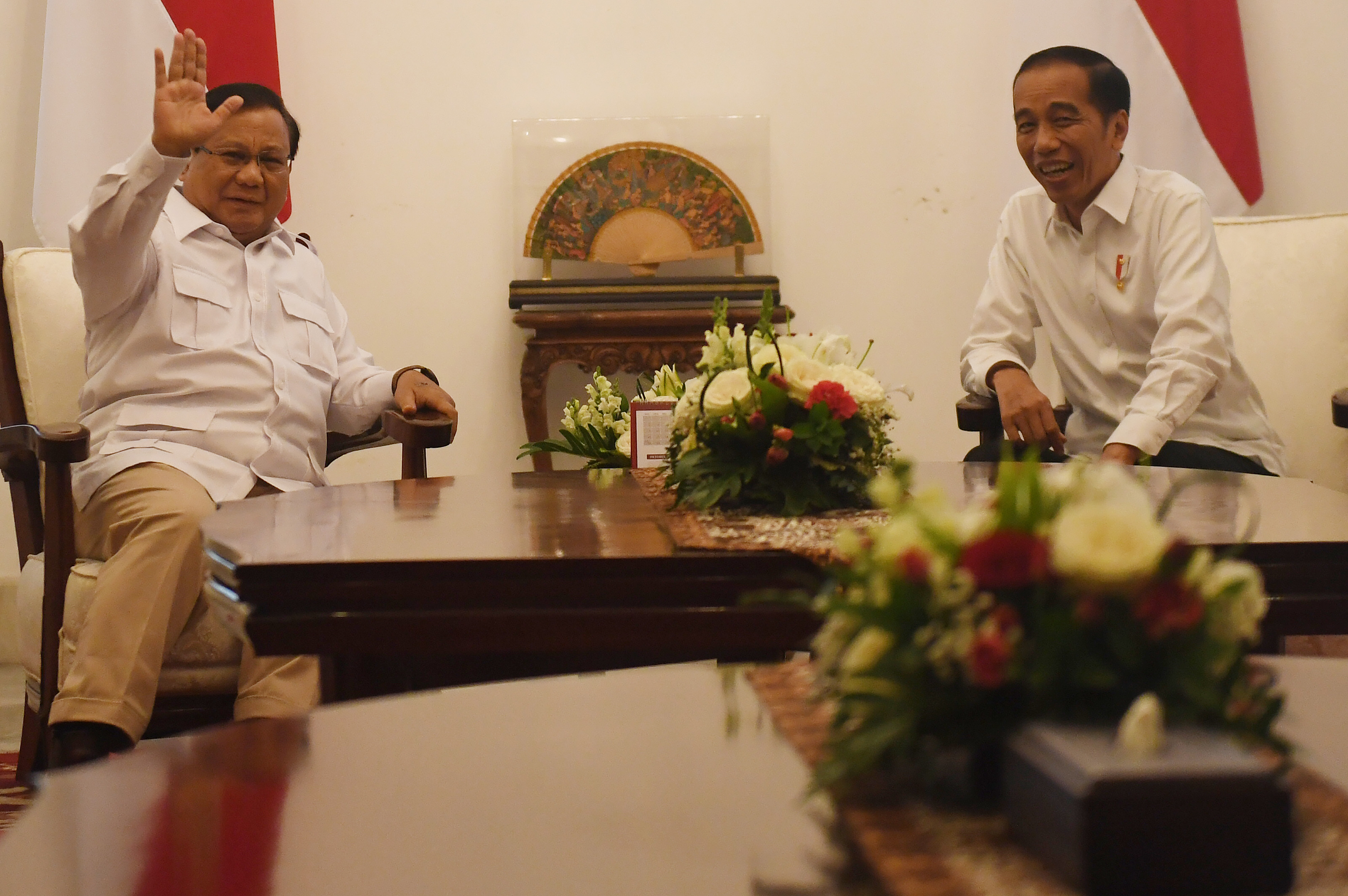 Ketua Umum Gerindra Prabowo Subianto dan Presiden Jokowi, Jumat (11/10)