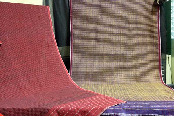 Ilustrasi -- Kain tekstil