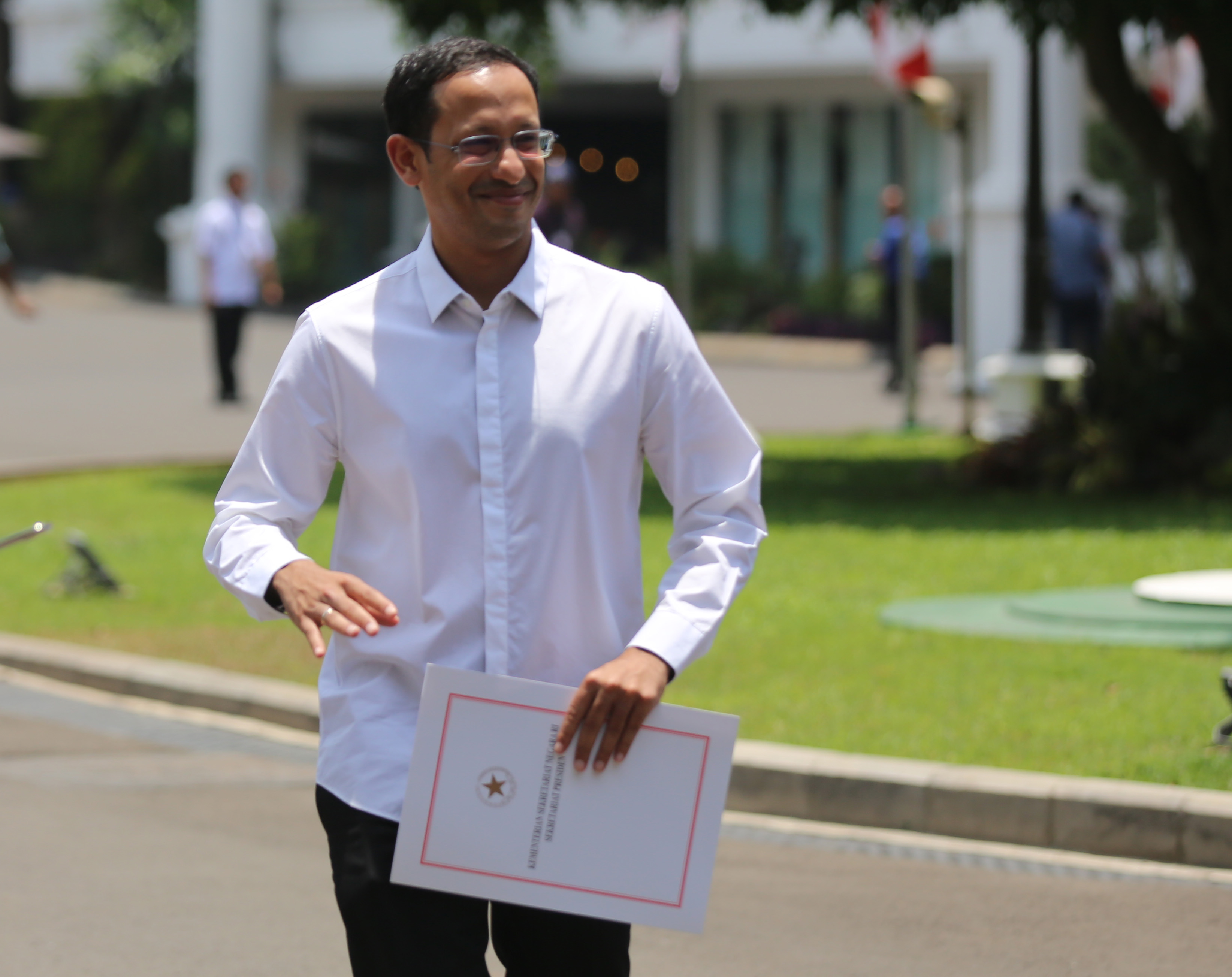 CEO Gojek Nadiem Makarim di istana kepresidenen, Senin (21/10)