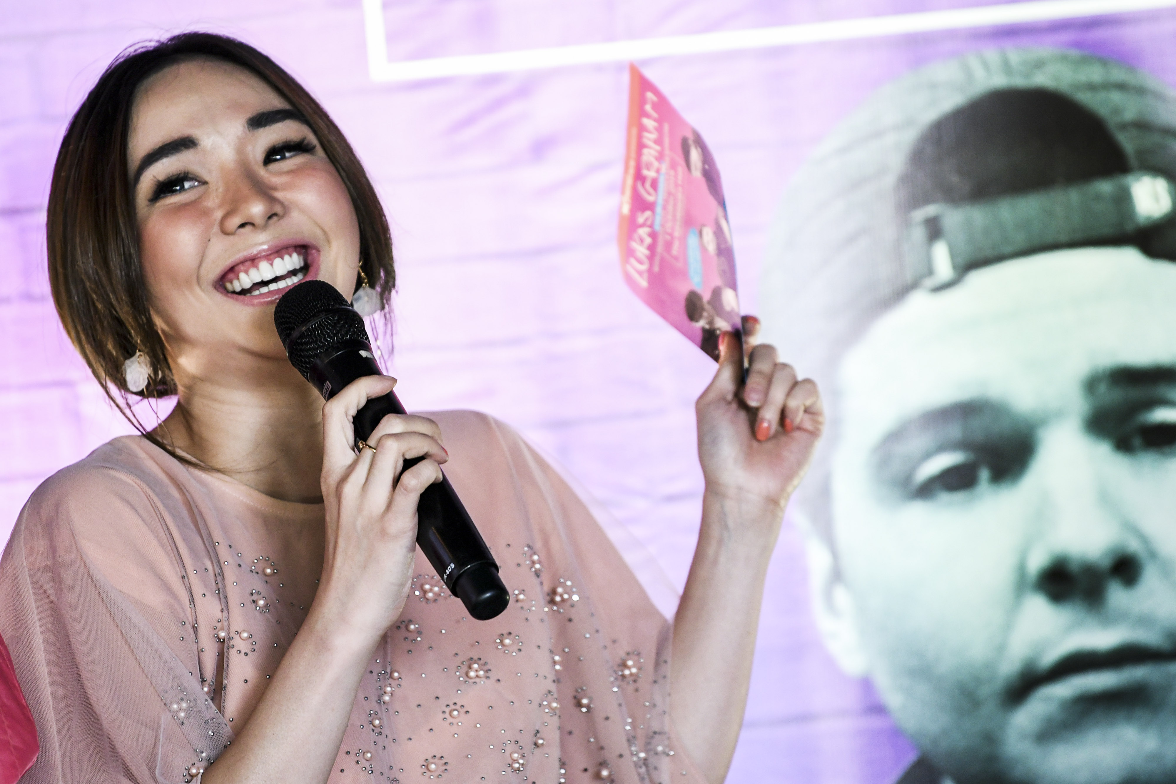  Penyanyi Gisella Anastasia