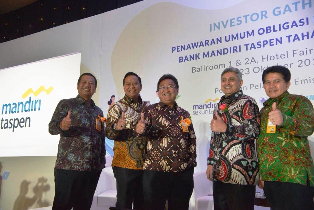 Dari kiri, SEVP Finance, Retail & Digital Banking Fajar Ari S, Direktur Bank Mantap Iwan Soeroto, Direktur Utama Bank Mantap Josephus K. 