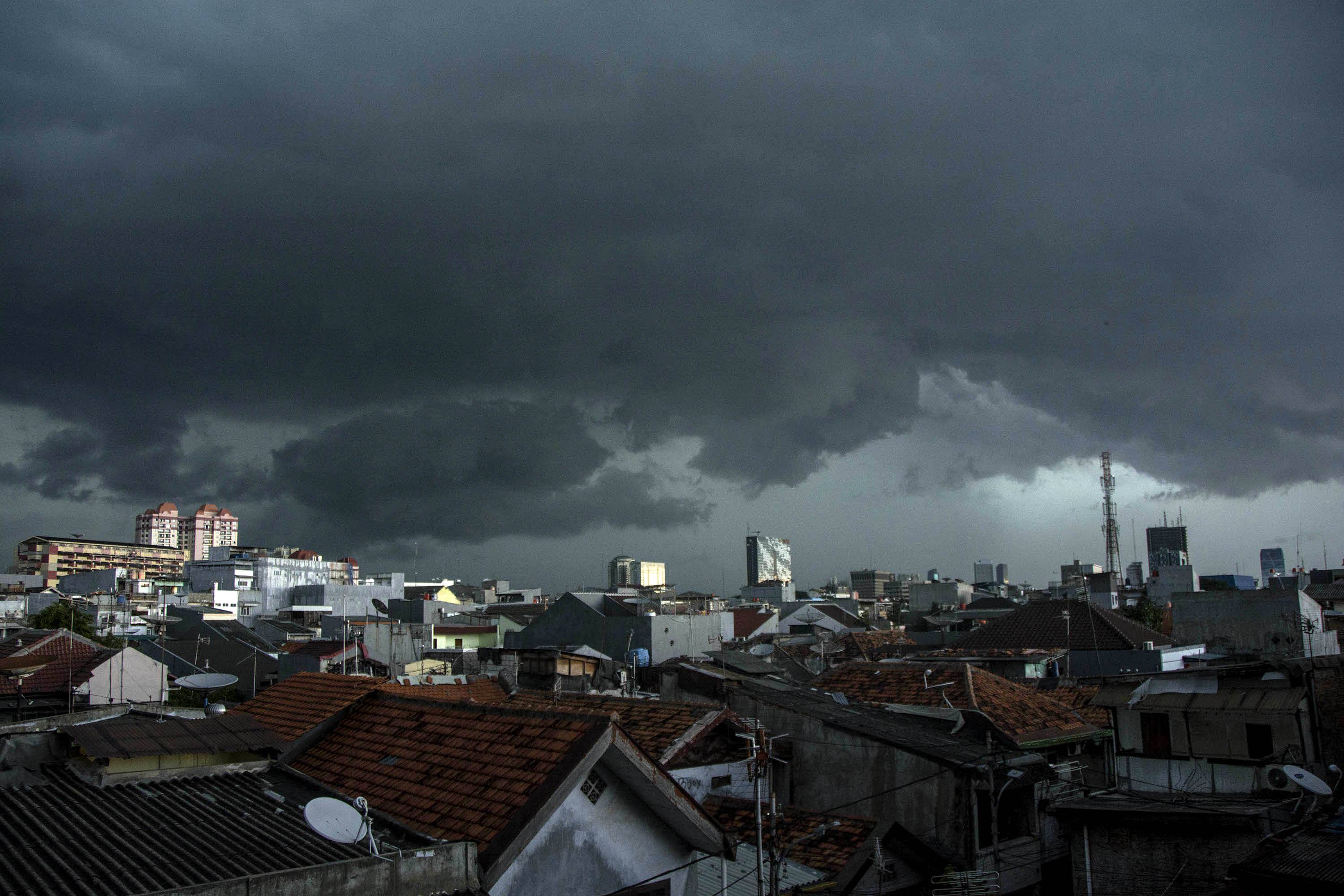 BMKG memprediksi akan terjadi cuaca ekstrem memasuki musim pancaroba.