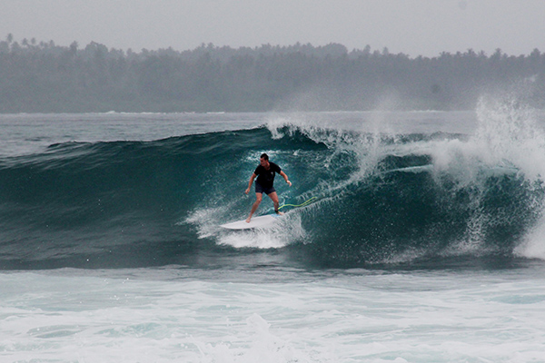 Peselancar Asing Ramaikan Bono Surfing 2019