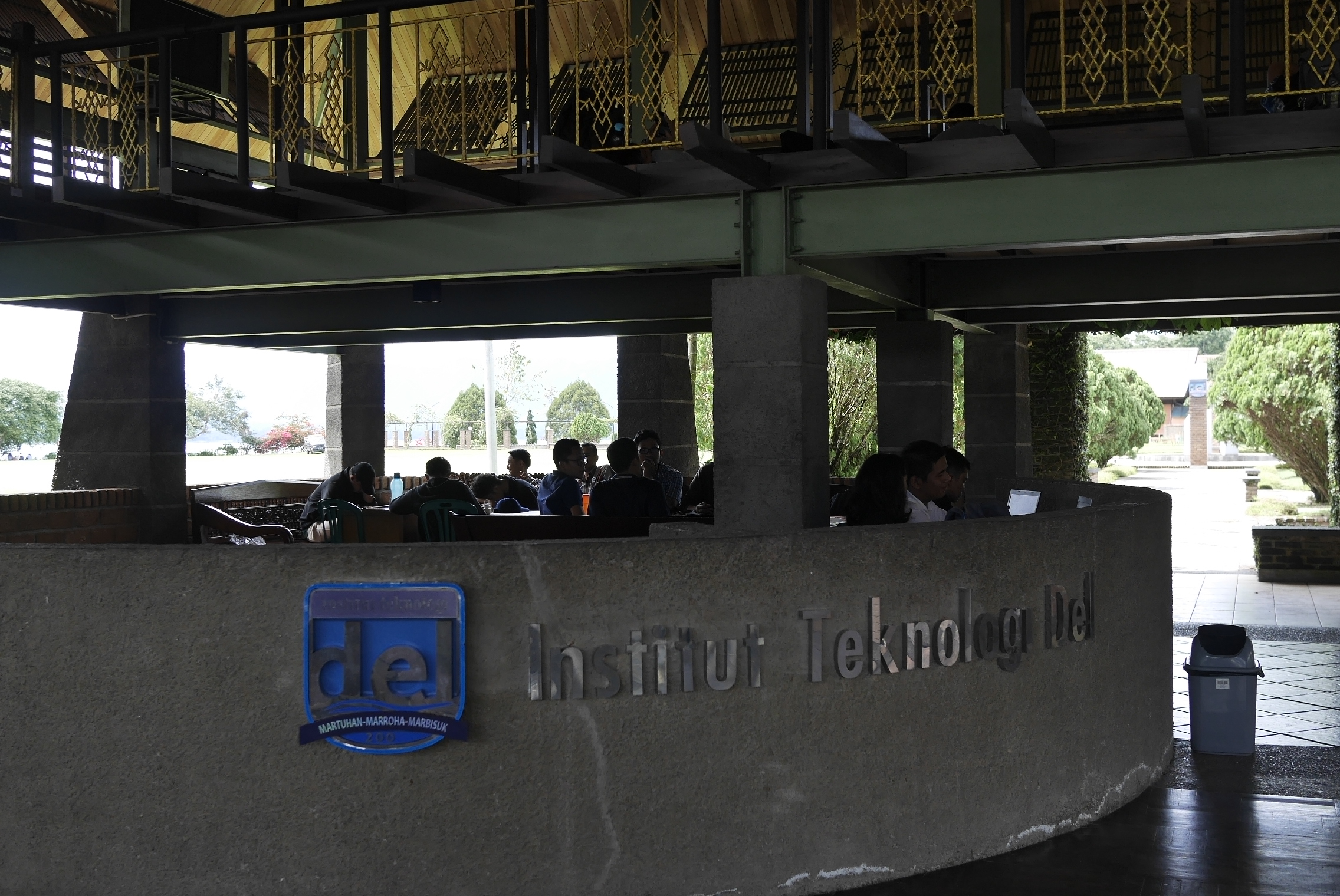 Isntitut Teknologi Del