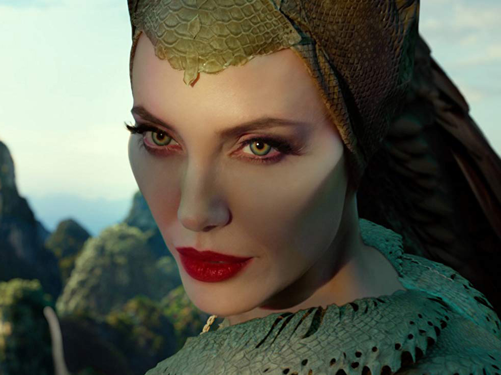 Angelina Jolie sebagai Maleficent dalam film Maleficent 2: Mistress of Evil.