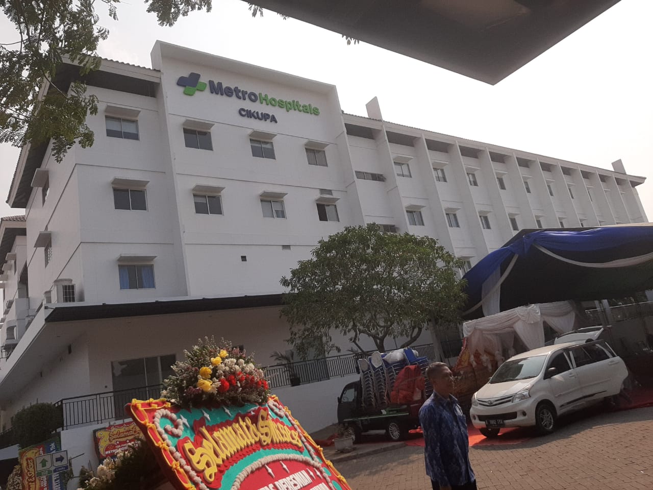 Bupati Tangerang Ahmed Zaki Iskandar meresmikan Metro Hospitals Cikupa.