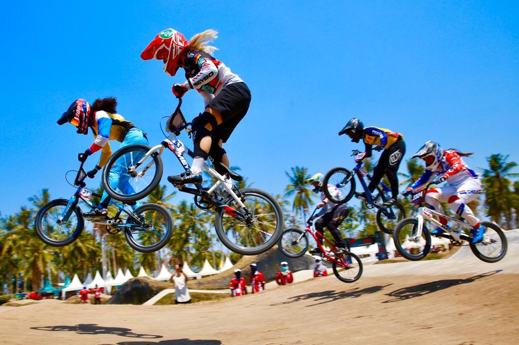 Pelaksanaan International World Class BMX di Muncar, Kabupaten Banyuwangi, Jawa Timur, 26-27 Oktober yang diikuti 32 negara.