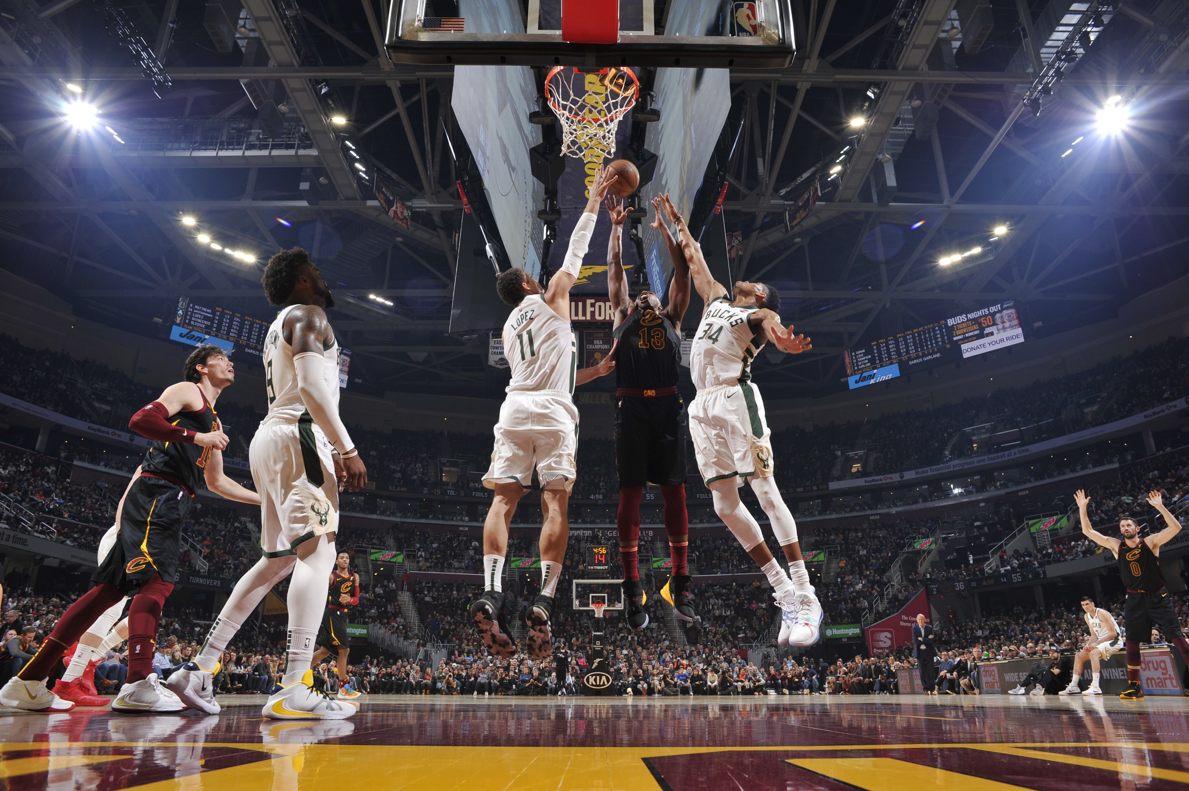 Laga NBA antara Milwaukee Bucks dan Cleveland Cavaliers
