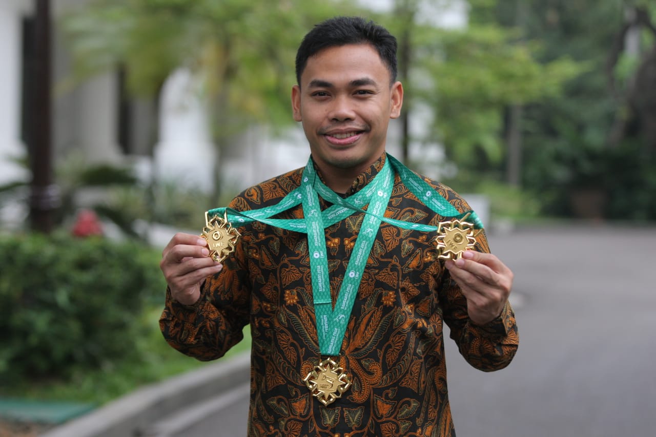 Atlet angkat besi Eko Yuli Irawan