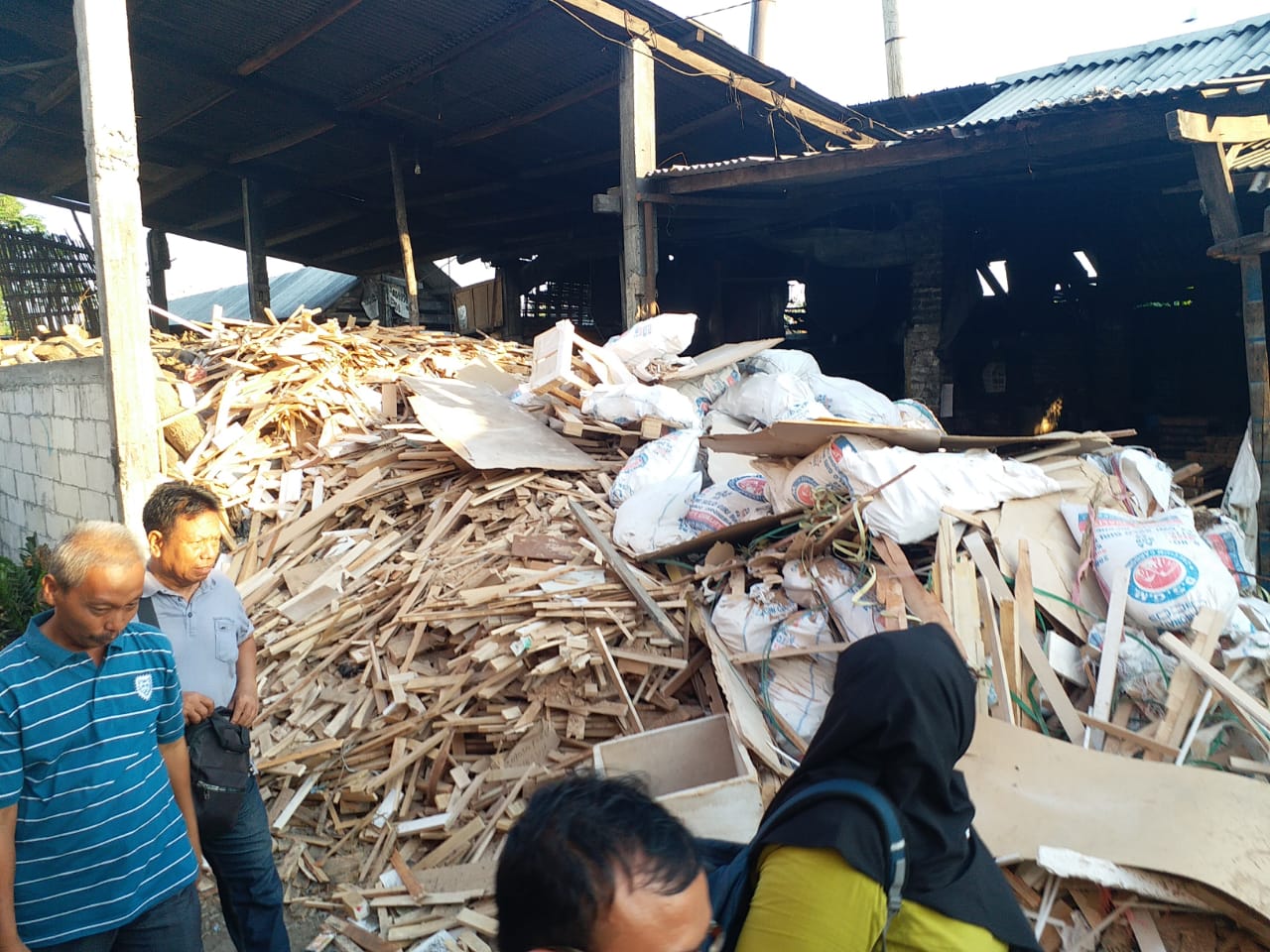 Kementerian LHK Kirim Balik 883 Kontainer Sampah Plastik Impor