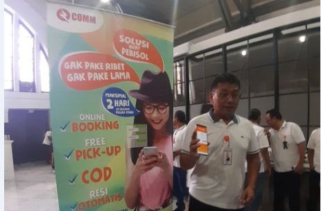 Direktur Komersial PT Pos Indonesia, Charles Sitorus saat acara Peluncuran Q-Comm PT Pos Indonesia di Gedung Filateli Jakarta, (6/11)