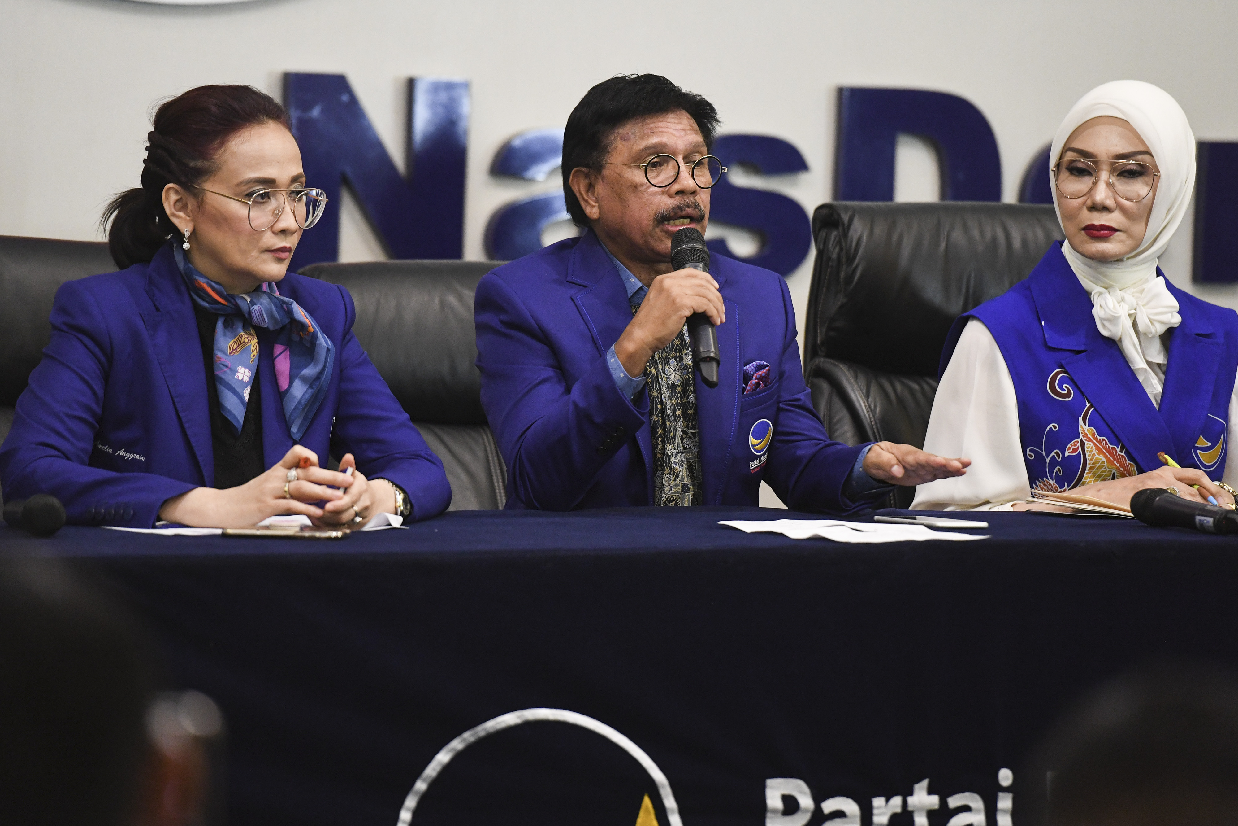  Keterangan pers menjelang Kongres II dan HUT ke-8 Partai Nasdem di kantor DPP NasDem, Jakarta, 