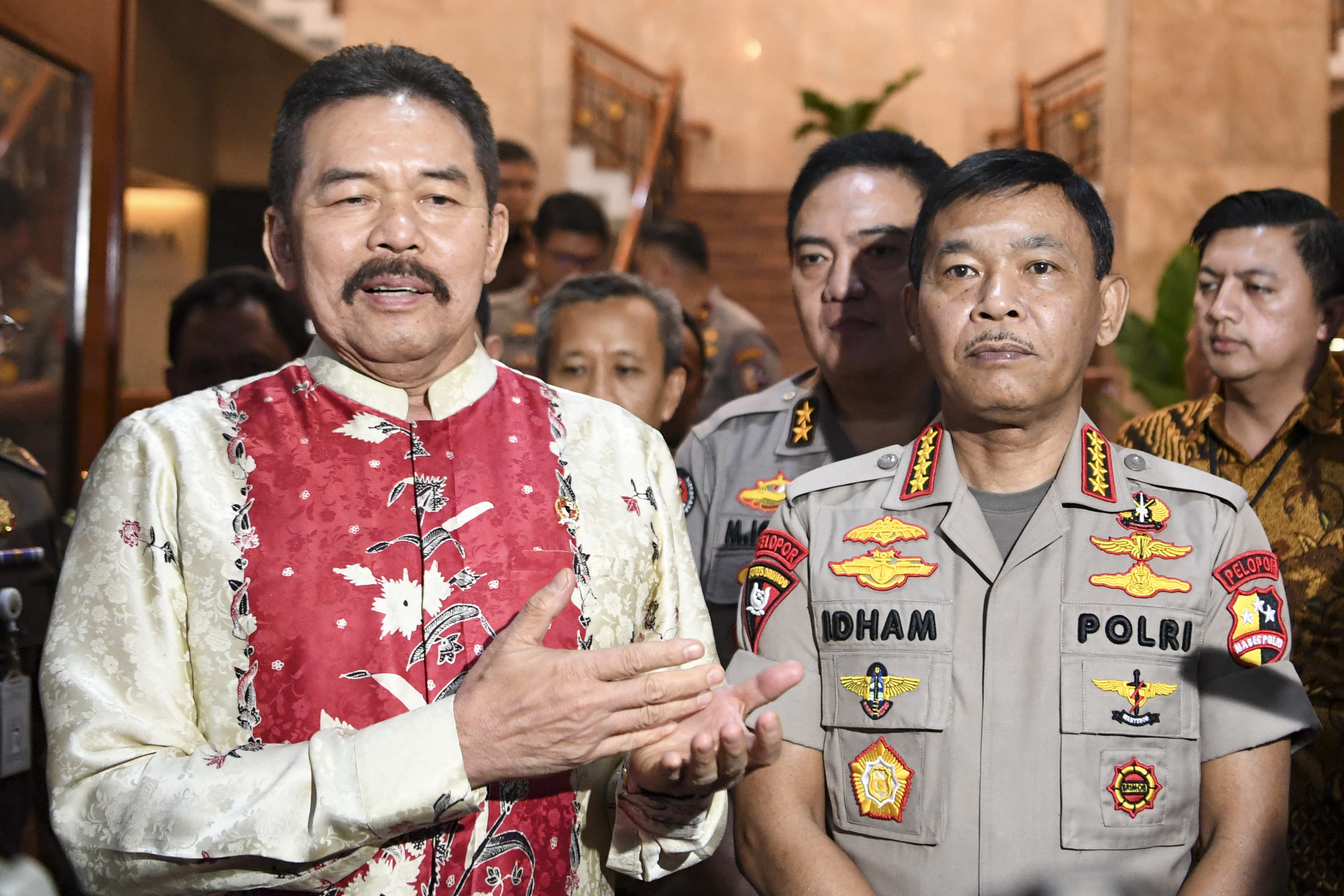 Jaksa Agung Sanitiar Burhanuddin (kiri) bersama Kapolri Jenderal Polisi Idham Azis (kanan)