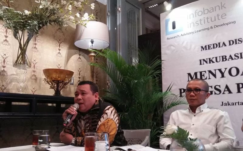 Wakil Ketua Komisi XI DPR RI Fathan Subhi (kiri) dalam diskusi Inkubasi Bisnis Syariah yang diadakan InfoBank di Jakarta, Kamis (21/11/2019)