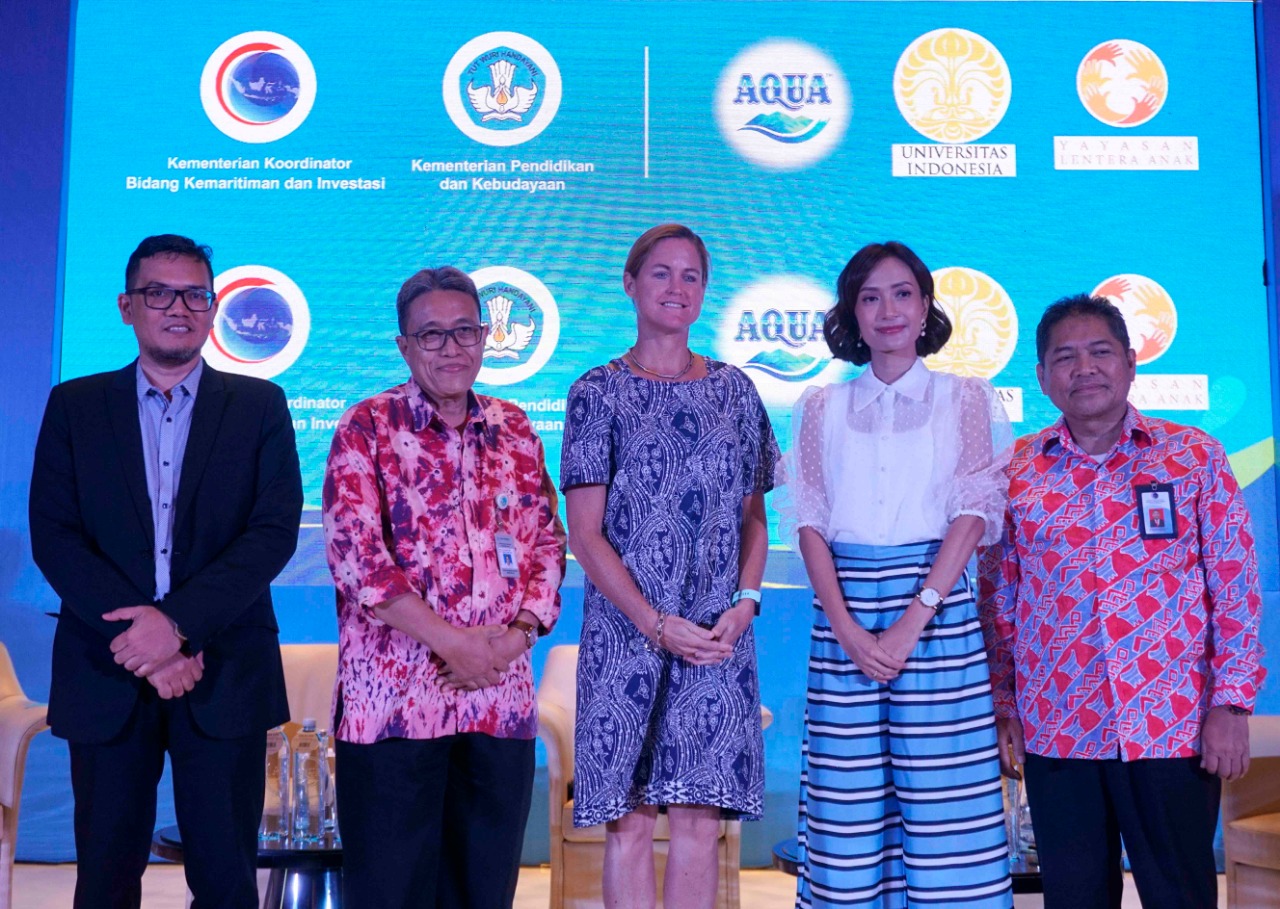 Danone Edukasi Siswa SD Kelola Sampah Sejak Dini Lewat Buku