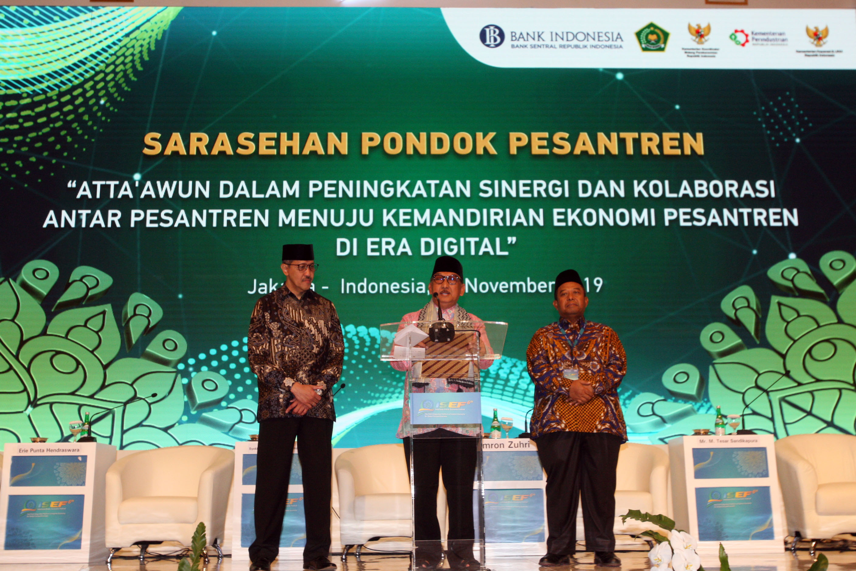 Sarasehan Pondok Pesantren digelar di Jakarta, Selasa (13/11).