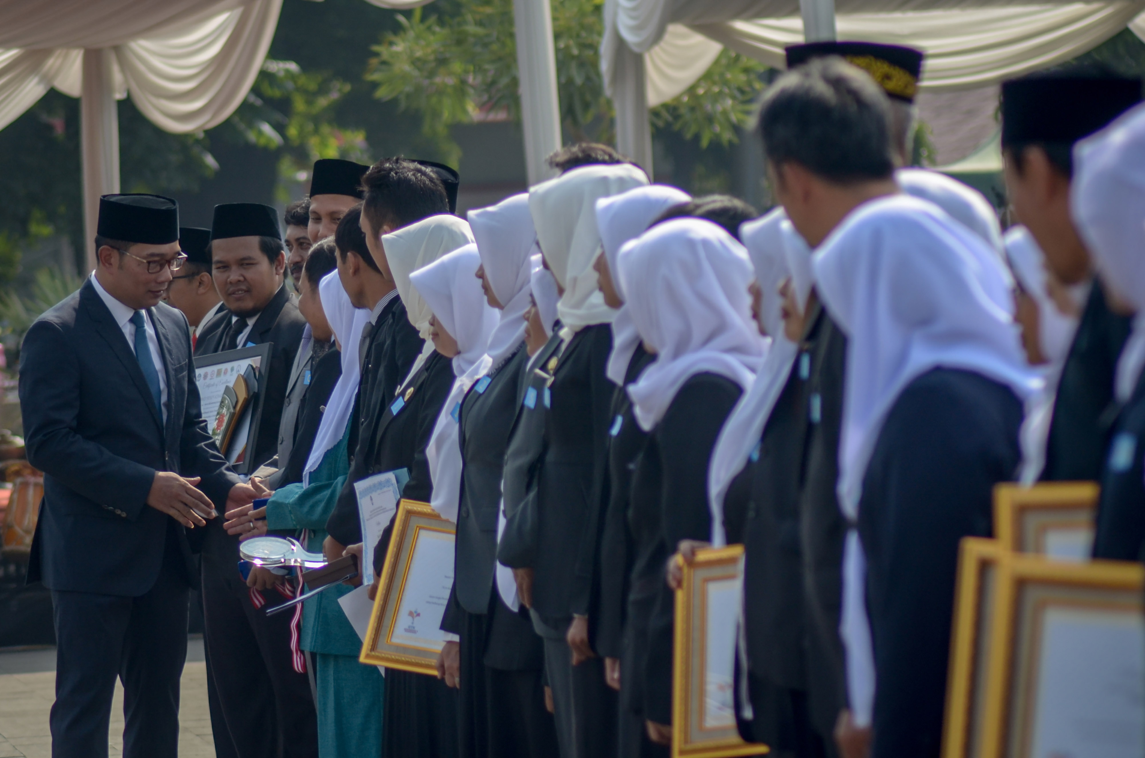 Gubernur Jabar Ridwan Kamil, dalam peringatan Hari Guru Nasional di Bandung, Senin (25/11).