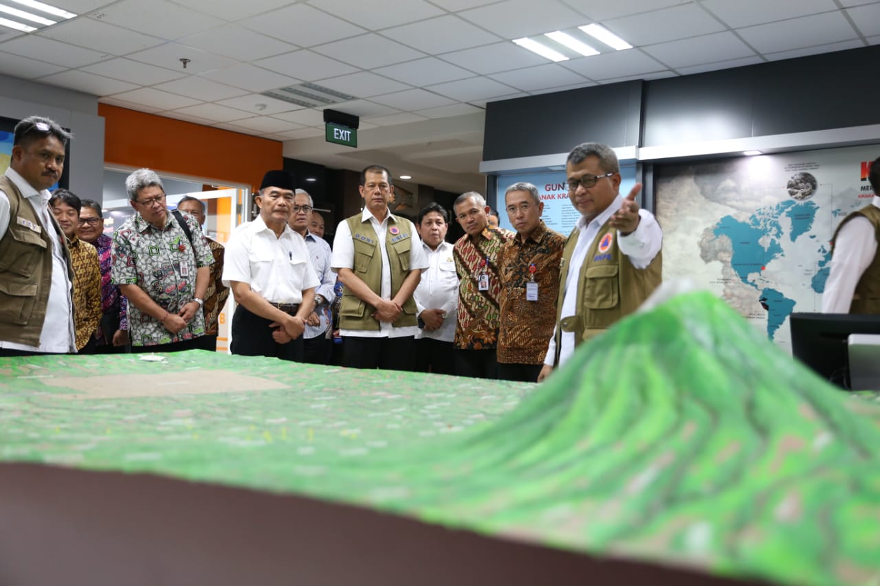 Kunjungan Menko PMK Muhadjir Effendy ke BNPB