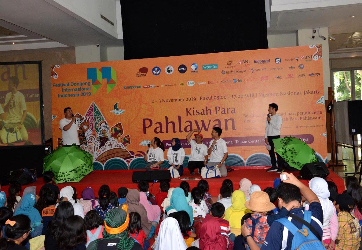 pertunjukan Dongeng bertajuk ‘Pahlawan Nutrisi’ pada acara Festival Dongeng Internasional Indonesia (FDII) 2019 di Museum Nasional, Jakarta 