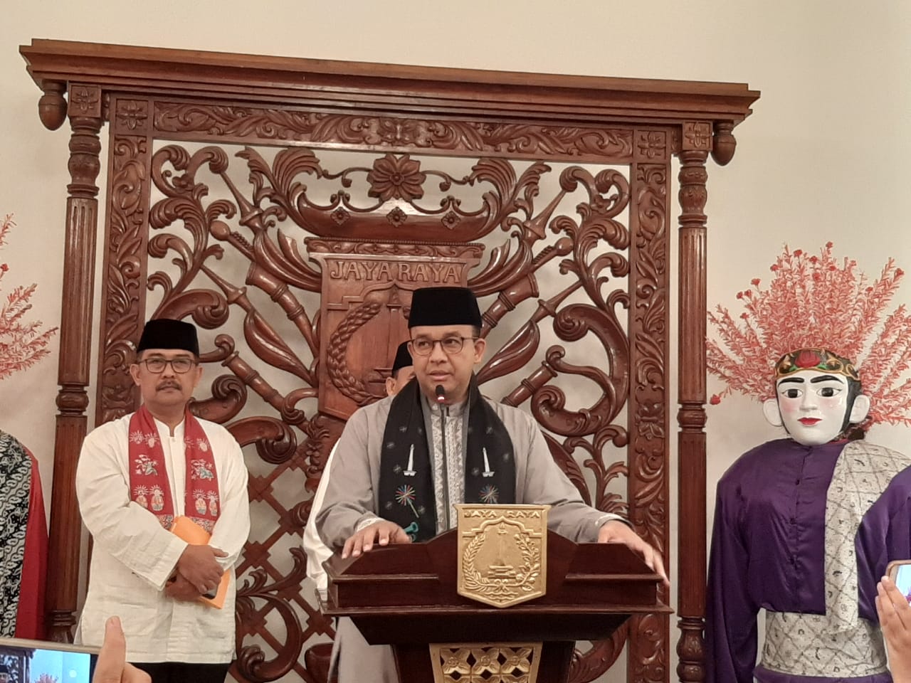 Anies Umumkan UMP DKI 2020 Menjadi Rp4.2 Juta