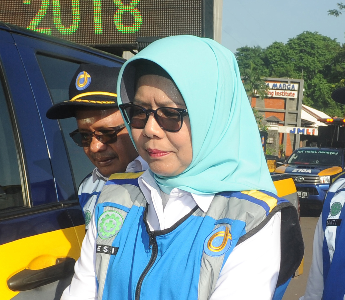 Direktur Utama PT. Jasa Marga Desi Arryani yang belum memnuhi panggilan KPK